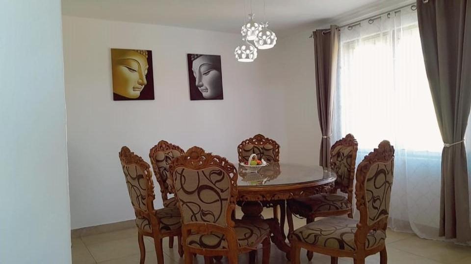Jolie Villa Santa Avec Piscine بوينتي أو بيتشيز المظهر الخارجي الصورة