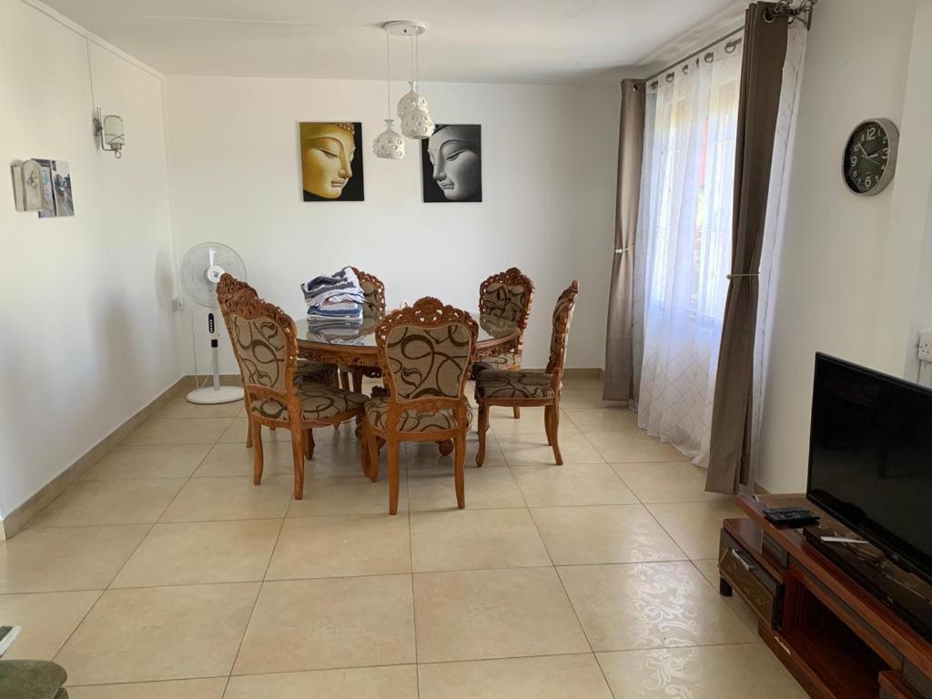 Jolie Villa Santa Avec Piscine بوينتي أو بيتشيز المظهر الخارجي الصورة